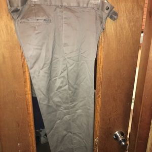 Men’s Perry Ellis Khaki pants